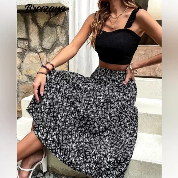 Elegant Black and White Floral Skirt Set With Cropped Top - Picture 1 of 8